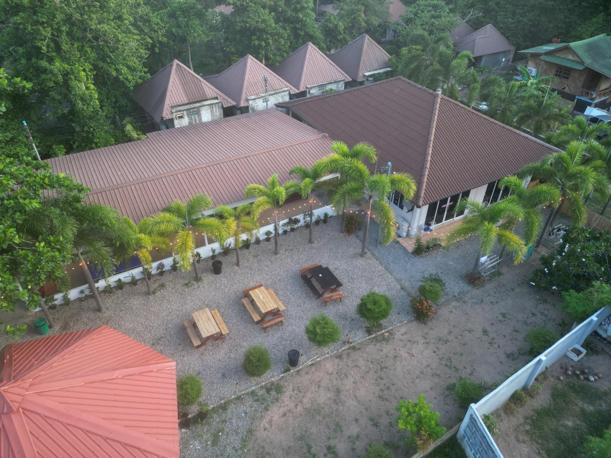 Escape Divers - Jungle Hostel And Dive Centre Ko Tao Esterno foto